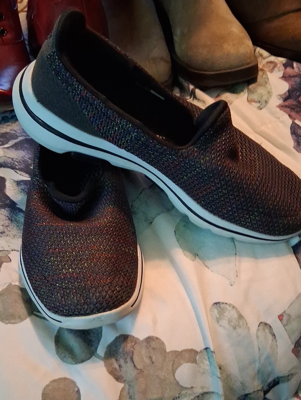 Slip-On Women's Knit Sneakers in Multicolor